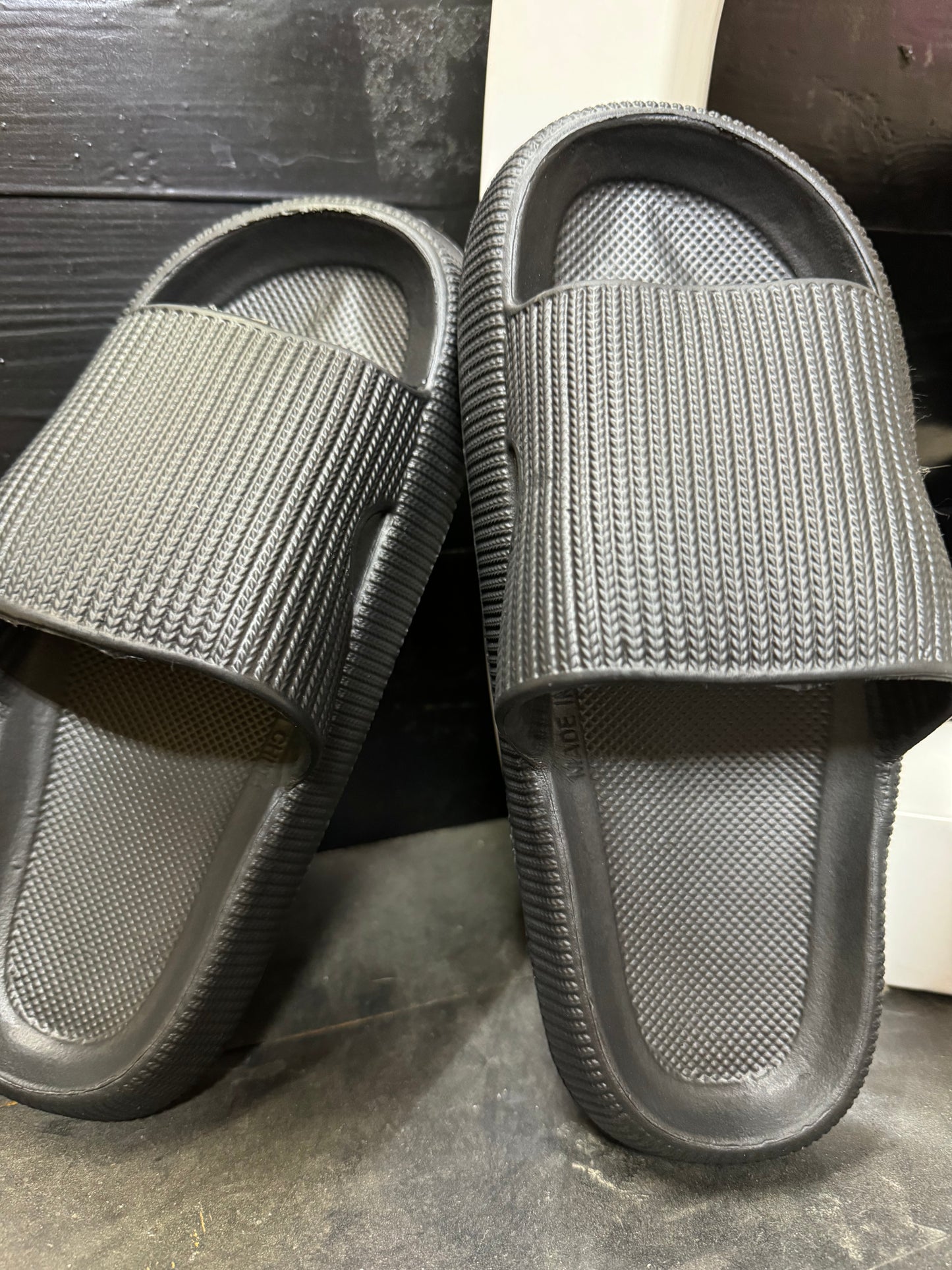 Hollow out Thick Soled Slip On Slippers