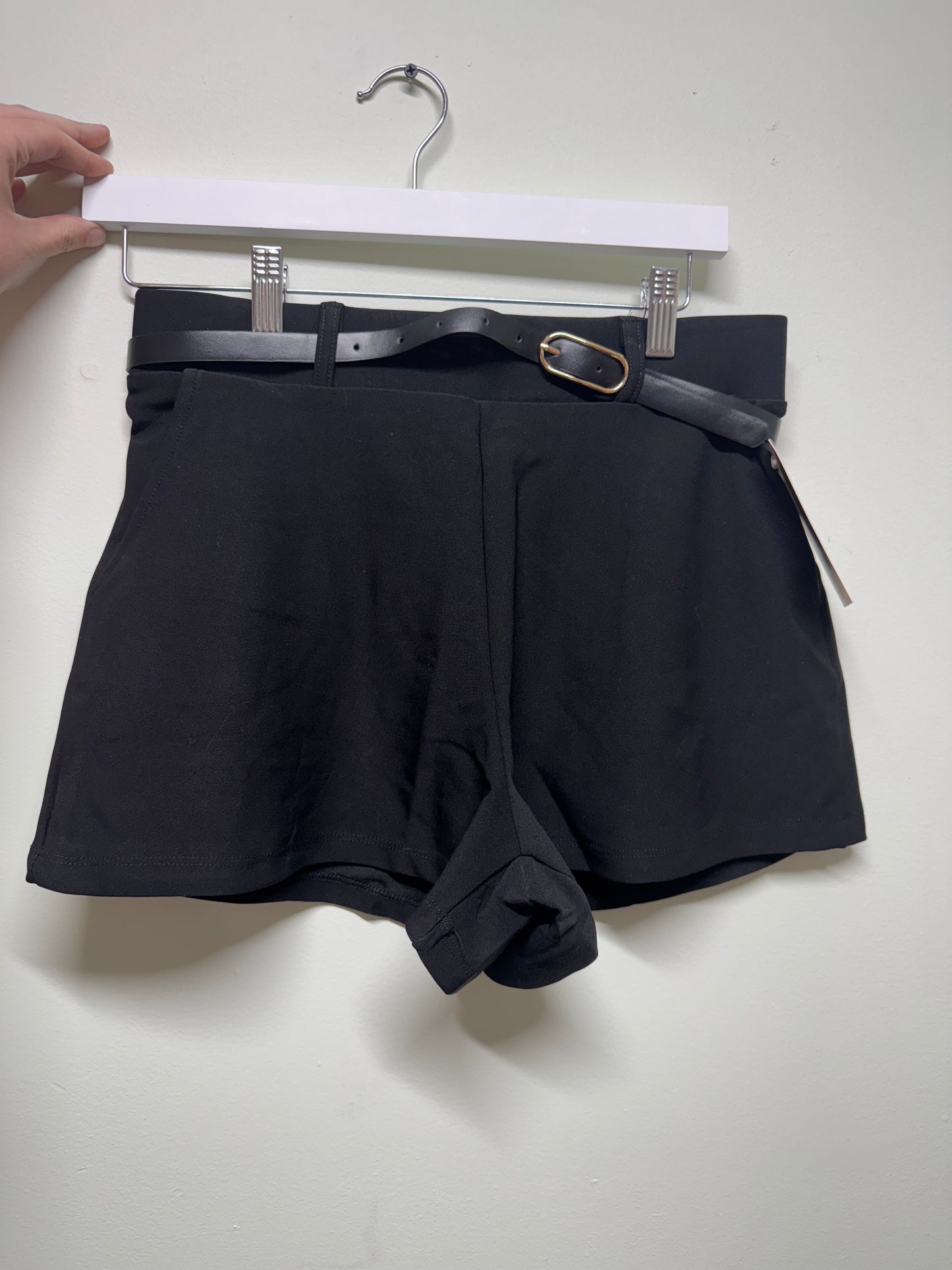 The Professional Shorts with Belt