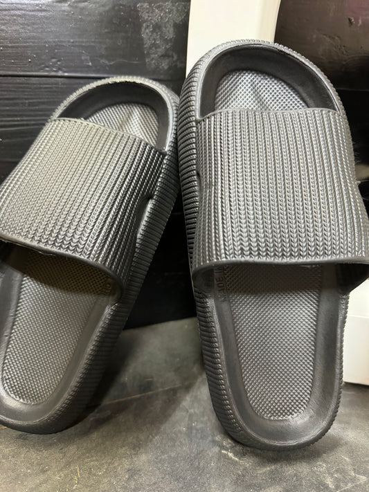 Hollow out Thick Soled Slip On Slippers